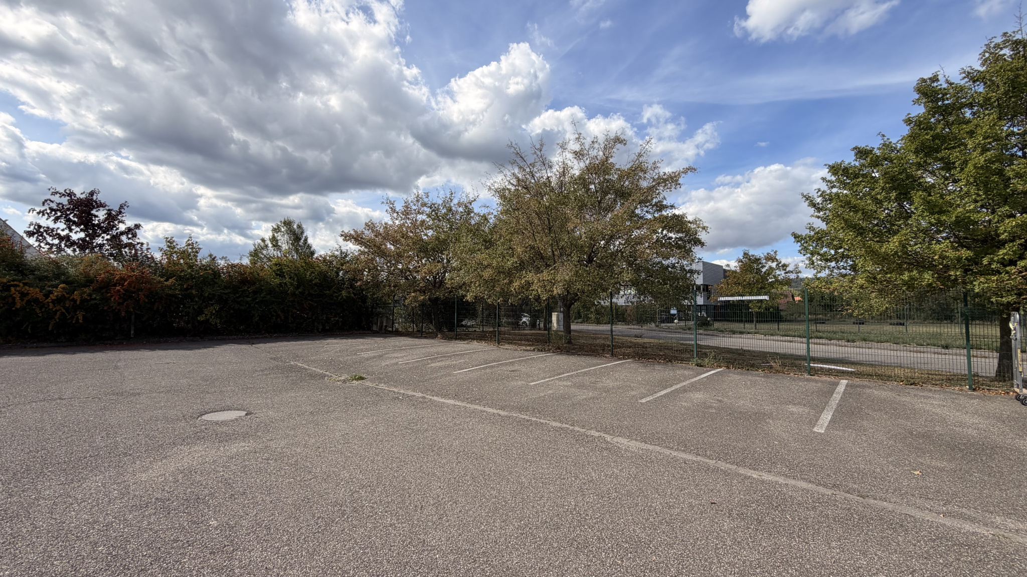 Local commercial à louer à Monswiller, 240 m² – photo 2 sur 5